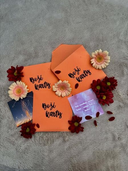Pomozte nám rozšířit křesťanský merch Little things