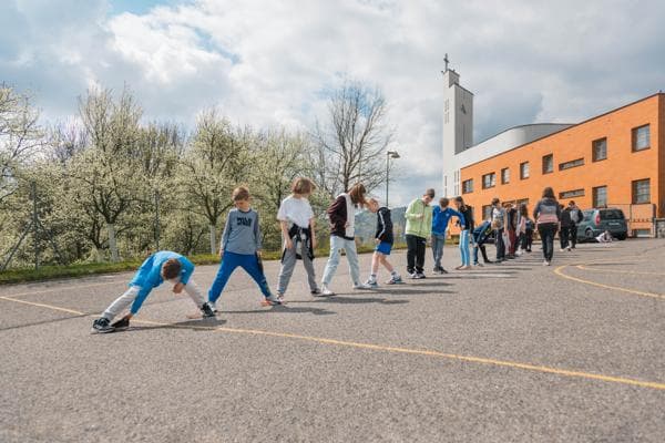Fotografie pro Pomáháme třídám vytvářet prostředí přijetí a respektu.