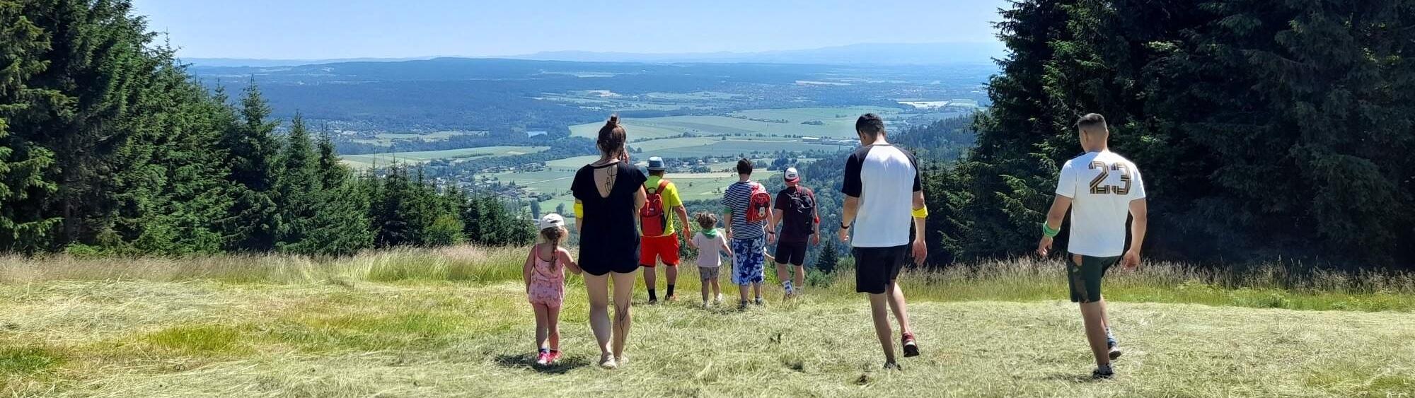 Zážitky dětem z pěstounských rodin - tapeta