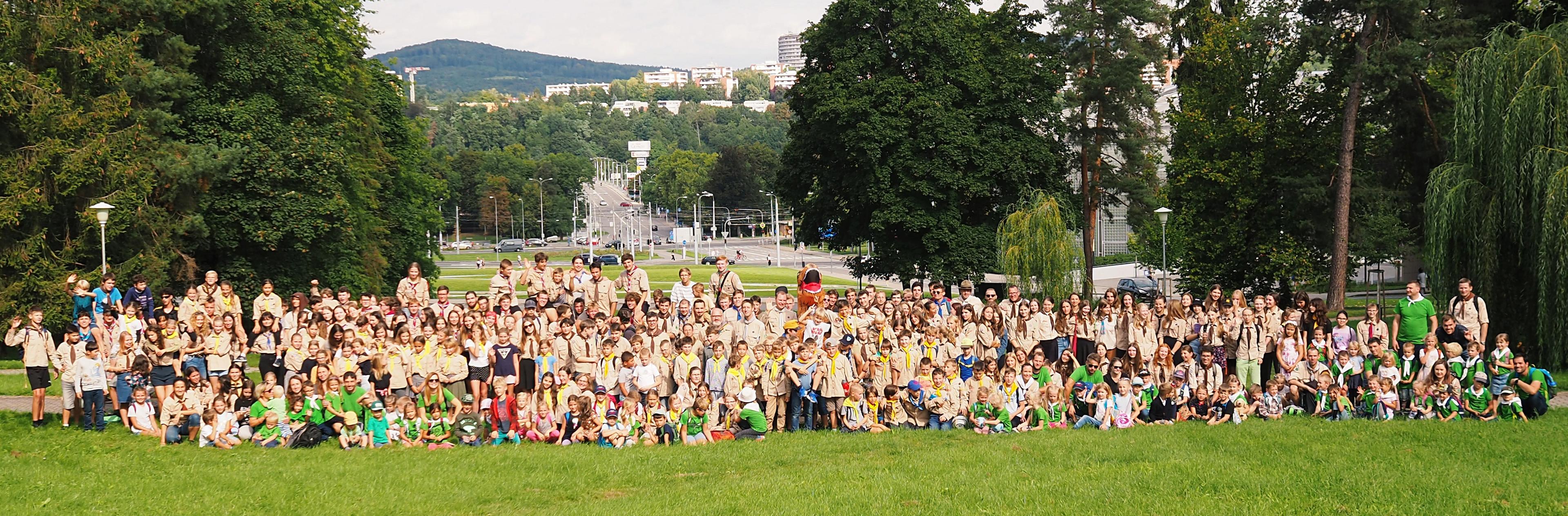 Skautské vzdělávání a hledání nového tábořiště - tapeta